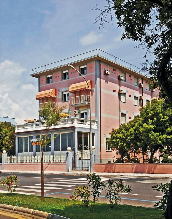 Hotel Happy
