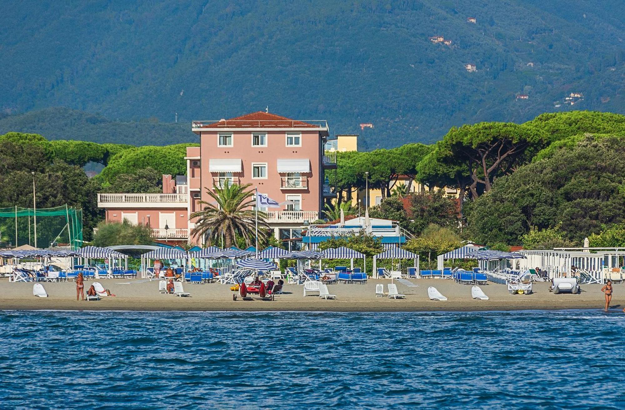 Happy Hotel Marina di Pietrasanta
